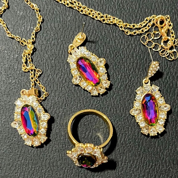 Vermeil Gold Set with Multicolor Stones. Ring, earrings & pendant necklace 20” - Picture 4 of 4